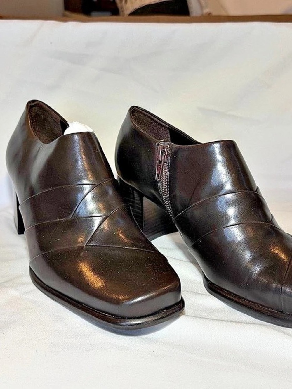 Gianni Bini Women’s Leather Ankle Booties Brown Wedge Heel Side Zip Designer 8.5